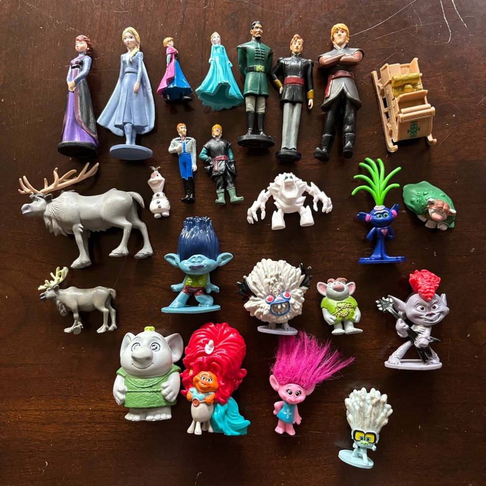 Disney Frozen and Trolls Figurine Set - Multicolor, lot of 24